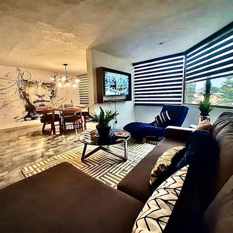PH Grande, Piso Completo 100% Remodelado Zona Expo - Apartment - 1