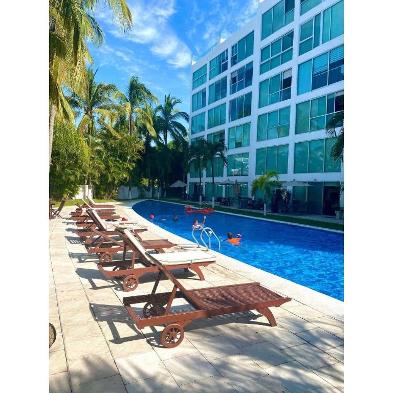 Depto 2 Pisos, Vista Alberca. A 50 mts Del Mar - Apartamento de 3 dormitorios - 35