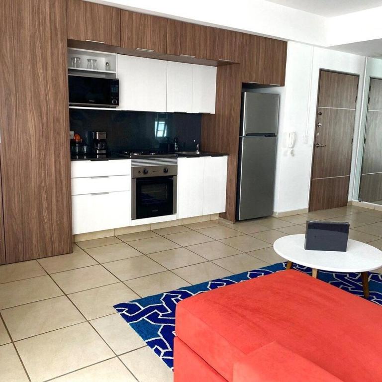 Unique 2 Bedroom, Pool and Fitness Center Design - One-Bedroom Apartment - 12