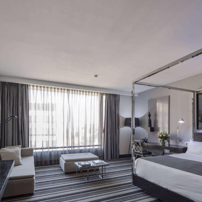 Wyndham Santiago Pettra - Suite Junior con bañera de hidromasaje - 1 cama extragrande - No fumadores - 4