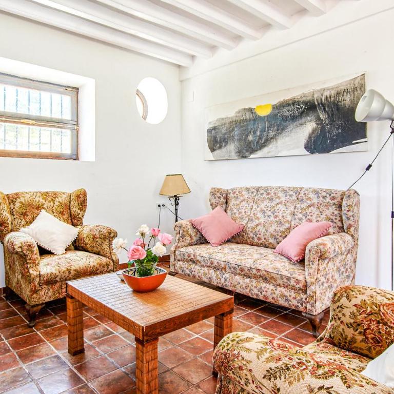 Luxurious Home In Cazorla - Five-Bedroom Holiday Home - 5