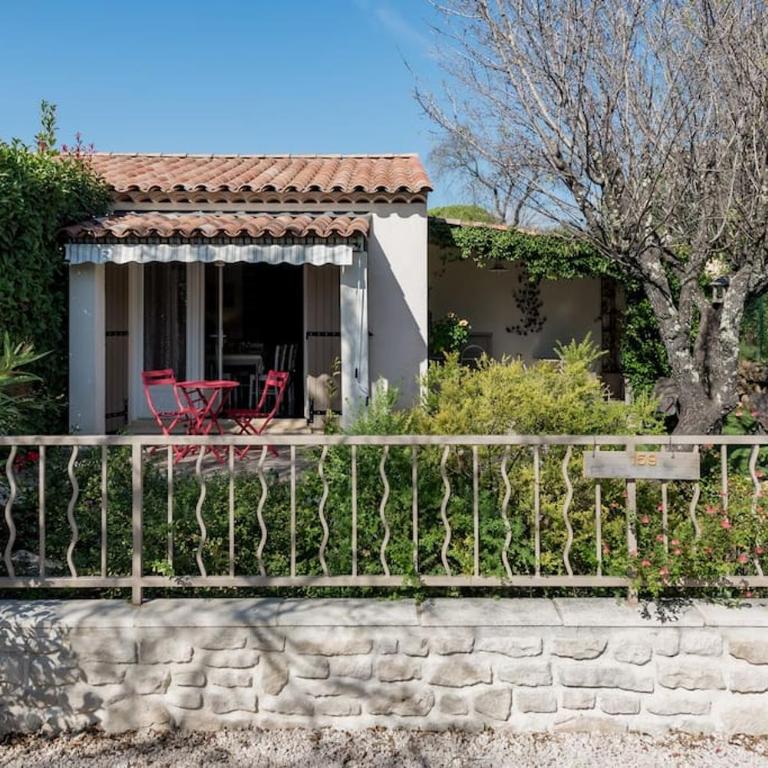 maison 2 ou 4 personnes jardin parking LES AMANDIERS - Maison 1 Chambre - 4