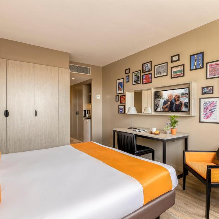 Citadines Ramblas Barcelona - Classic Double or Twin Room - 4