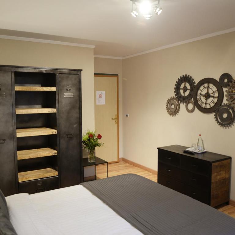 Auberge Communale de Carouge - Chambre Double - Vue sur Jardin - 7
