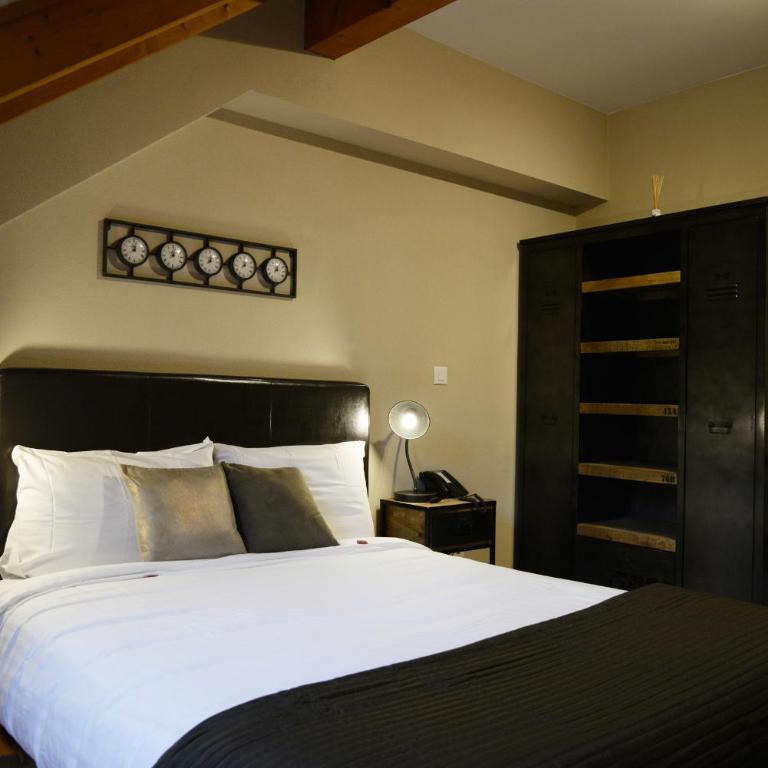 Auberge Communale de Carouge - Chambre Double Mansardée - Vue sur Jardin - 5