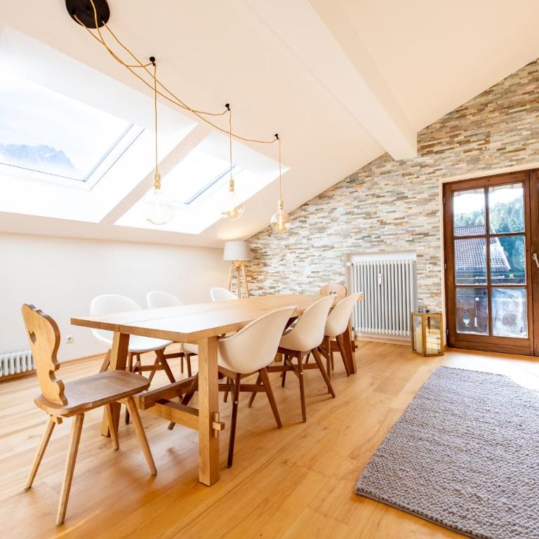 Dachgeschoss Wohnung Akelei am Fuße der Zugspitze - Apartment mit Blick auf die Berge - 23