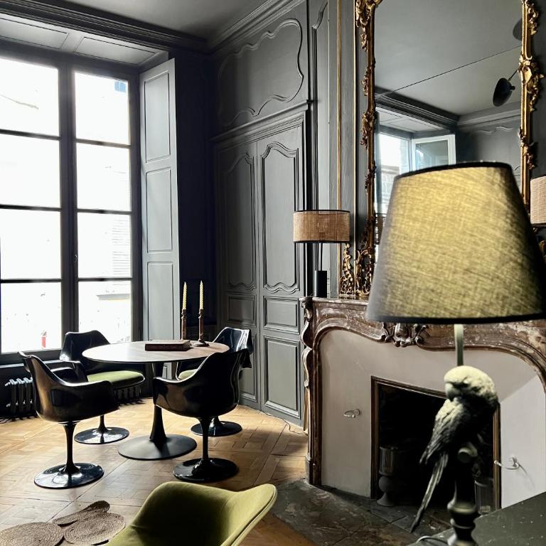 Luxueux 2 pièces 65m2 Hôtel Particulier XVII ième siècle-Centre Historique Clermont-Ferrand - Appartement 1 Chambre - 4
