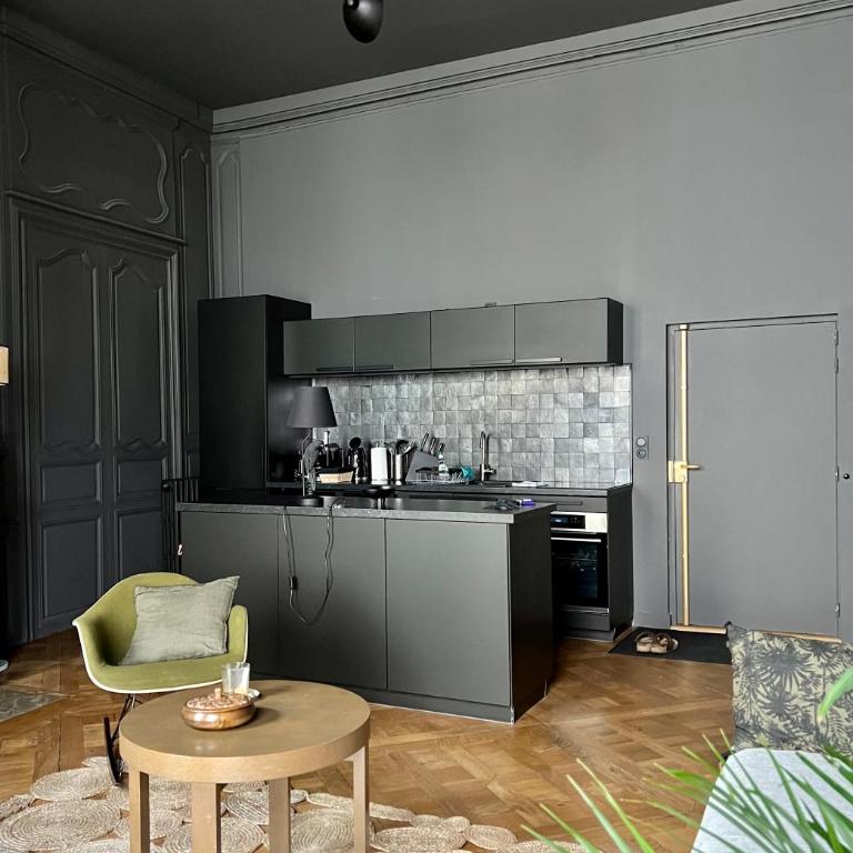 Luxueux 2 pièces 65m2 Hôtel Particulier XVII ième siècle-Centre Historique Clermont-Ferrand - Appartement 1 Chambre - 18