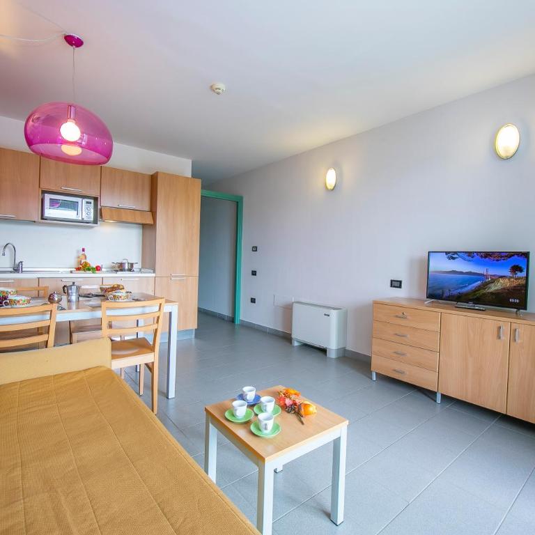 Villaggio Olimpico - One Bedroom Apartment with Balcony 1 - 1