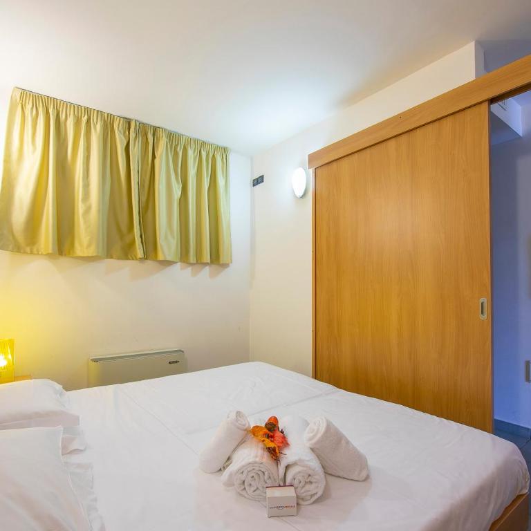 Villaggio Olimpico - One Bedroom Apartment with Balcony 1 - 4