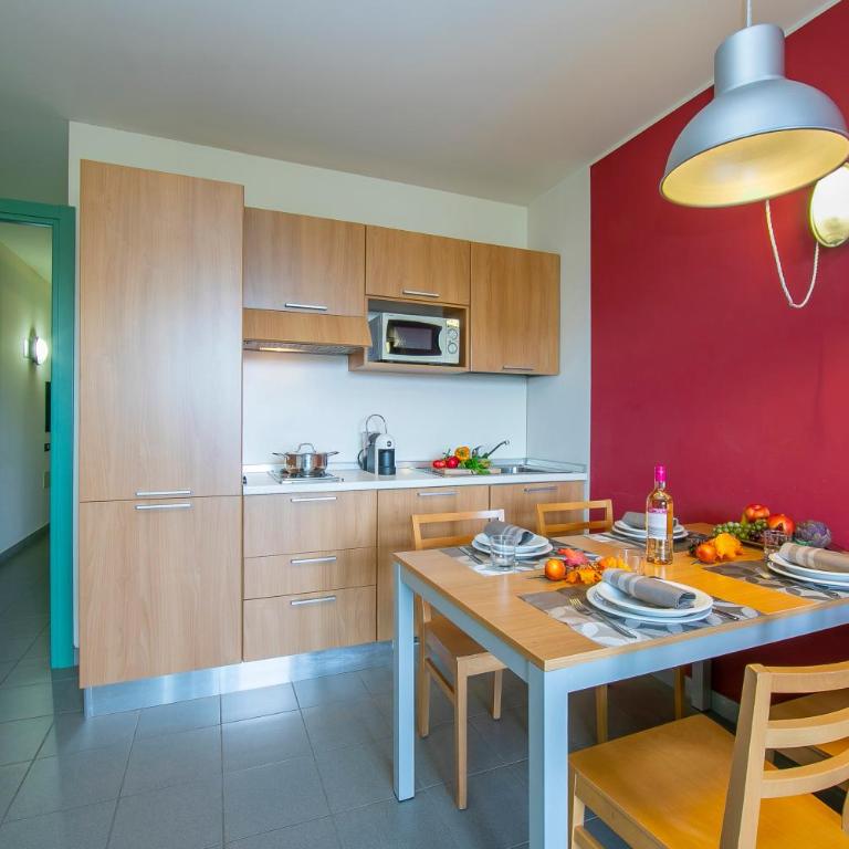 Villaggio Olimpico - One Bedroom Apartment with Balcony 5 - 3