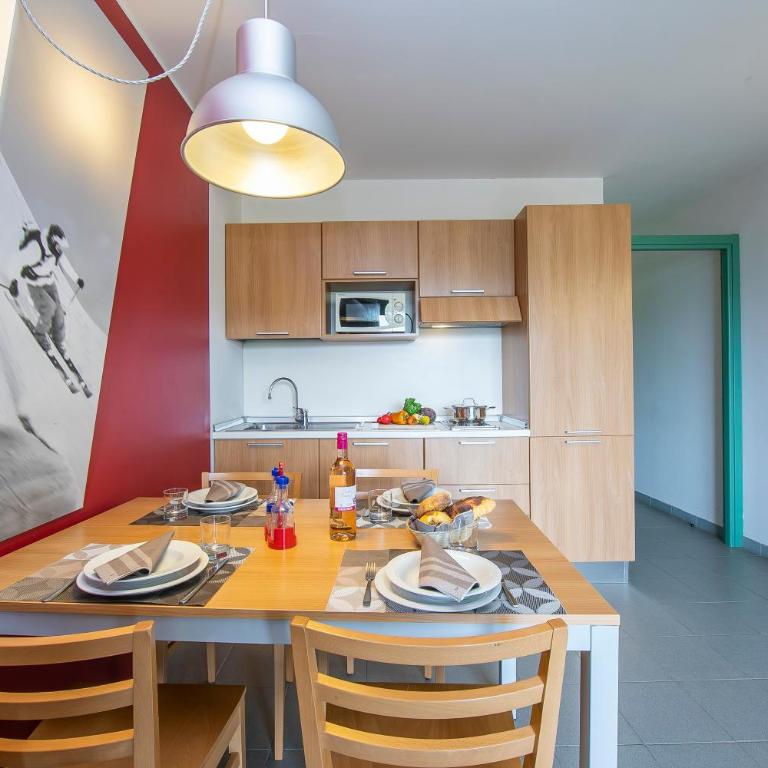 Villaggio Olimpico - One Bedroom Apartment with Balcony 6 - 1