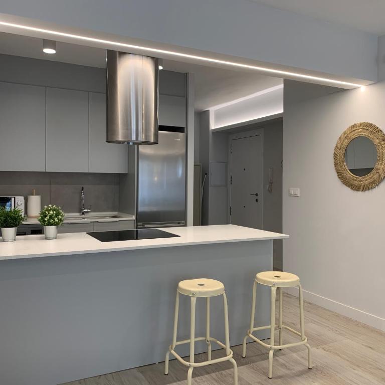 Apartamento nuevo, 3 dormitorios con terraza - Three-Bedroom Apartment - 11