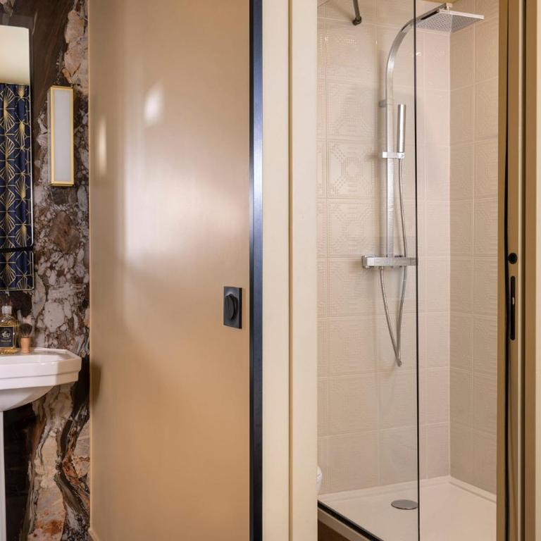 Hotel Le Rocroy - Petite Chambre Double - 10