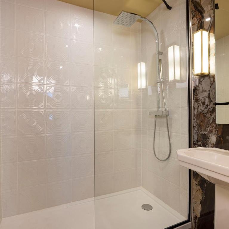 Hotel Le Rocroy - Chambre Privilège - 4