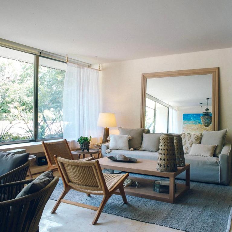 3 Bed Apartment Sleeps 6 - Private Pool & Hot Tub - Apartamento - 6