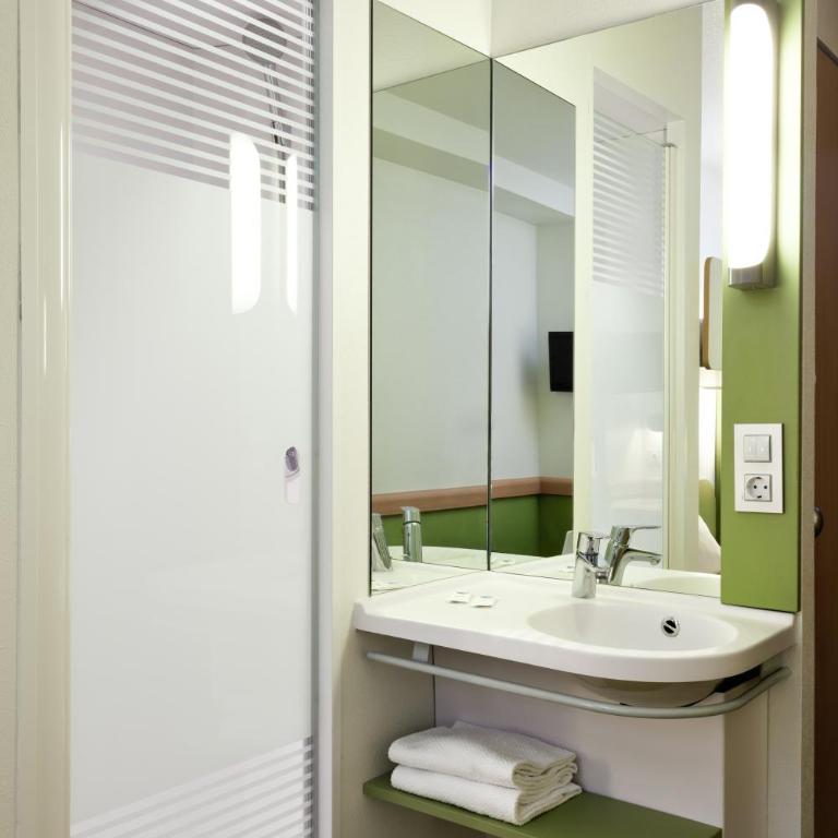 Ibis Budget Madrid Calle 30 - Habitación con cama grande - 9