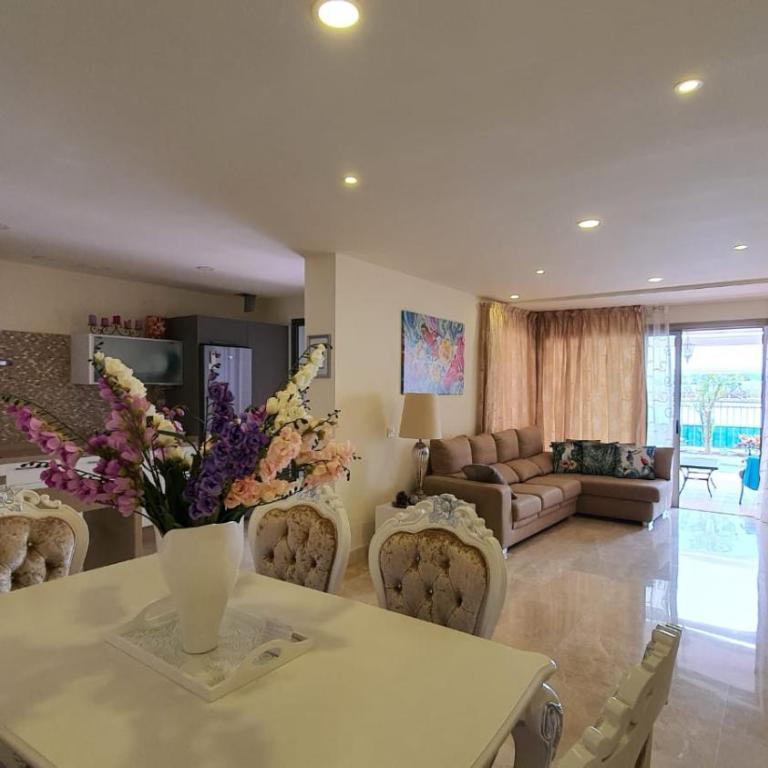 Magnolia Luxury Apartment by AltamarHomes - Three-Bedroom Apartment - 7