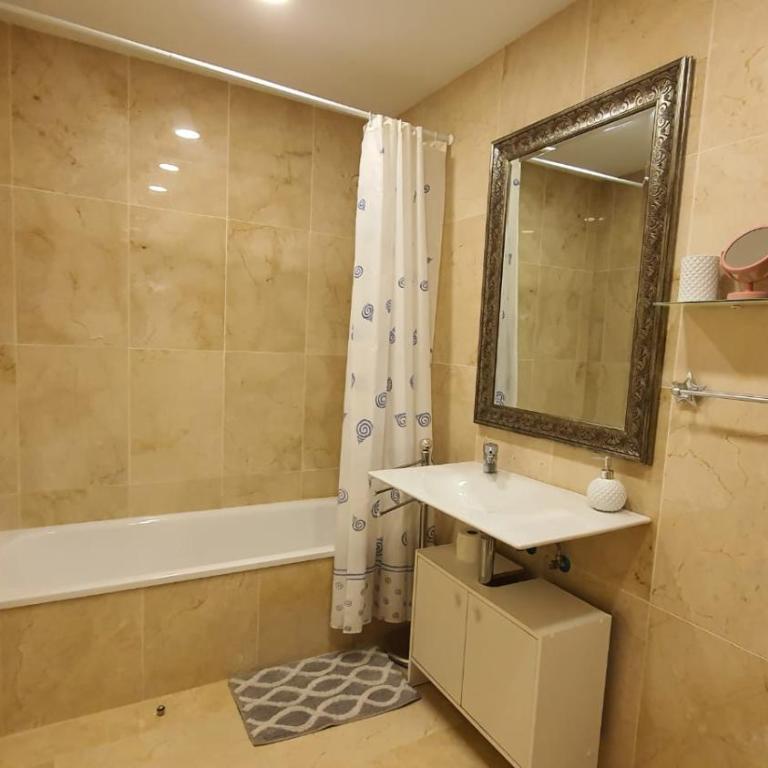 Magnolia Luxury Apartment by AltamarHomes - Three-Bedroom Apartment - 18