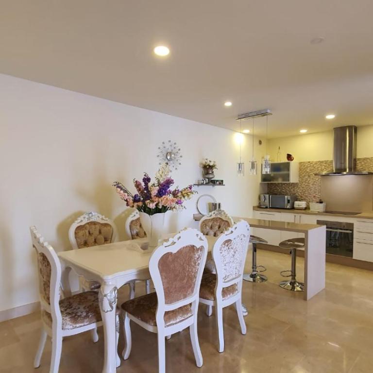 Magnolia Luxury Apartment by AltamarHomes - Three-Bedroom Apartment - 48