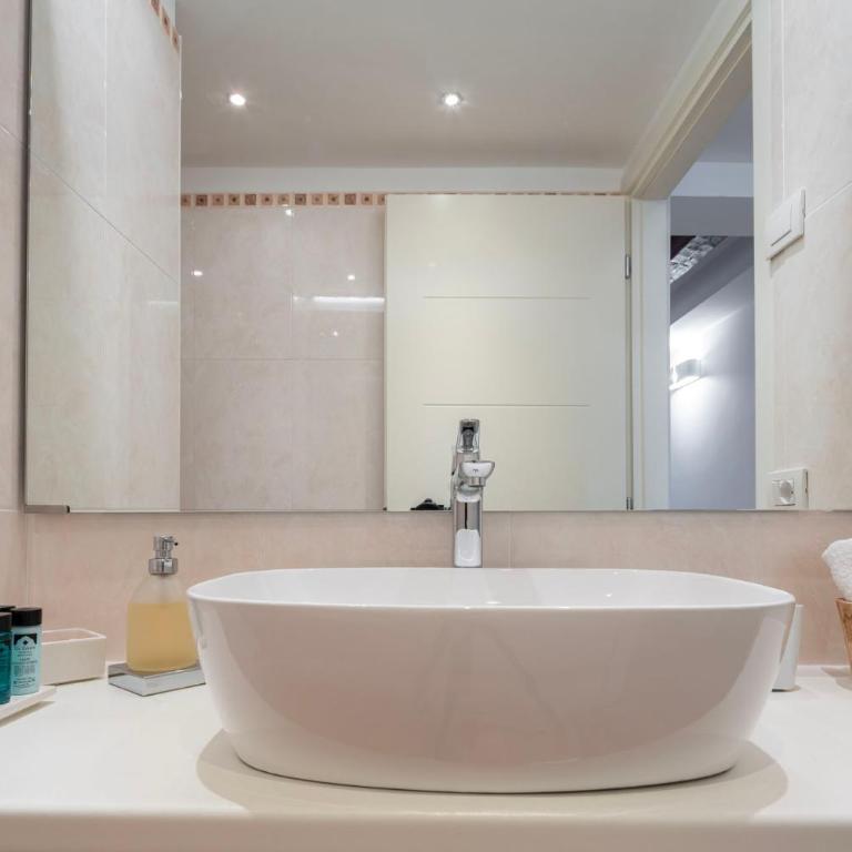 Ca' Laura - San Marco Canal View - One-Bedroom Apartment - 20