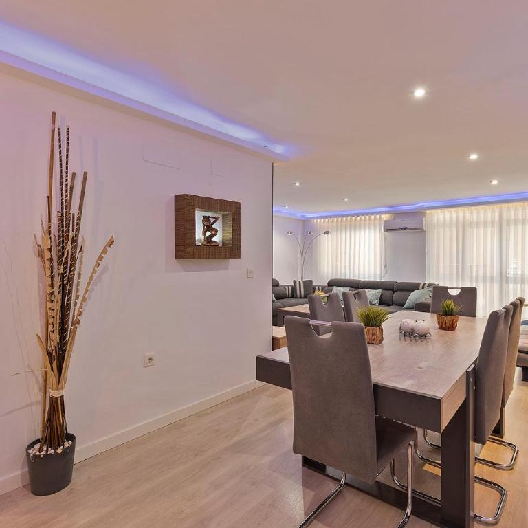 Luxury Apartment City Centre - Apartment - 6