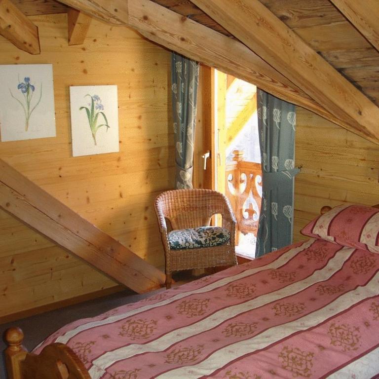 Chalet Suisse Bed and Breakfast - Habitación Doble - 2 camas - 11