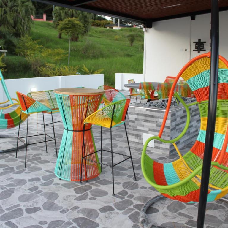 Nueva, Moderna casa en Silvania con Jacuzzi - Casa de 4 dormitorios - 4
