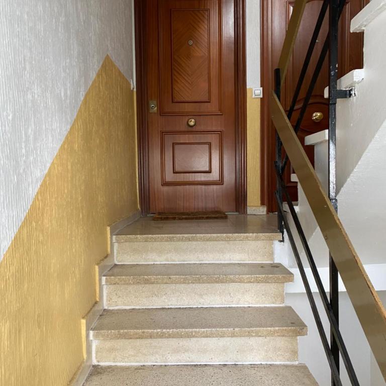 An Indian Bollywood Sevilla Experience - for families, couples & business trips - Apartamento de 2 dormitorios - 75