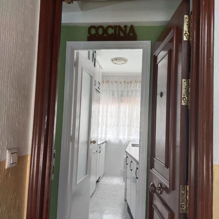 An Indian Bollywood Sevilla Experience - for families, couples & business trips - Apartamento de 2 dormitorios - 32
