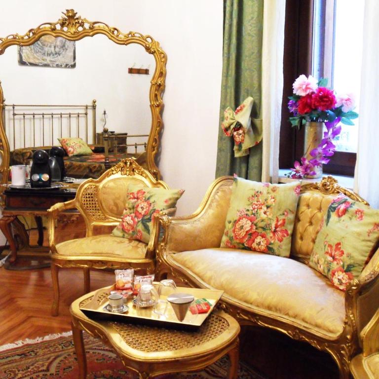 Art&Coffee - Triple Room with Private External Bathroom - 11