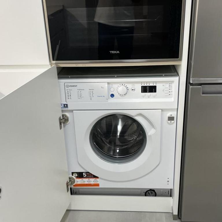 Piso de lujo en primera linea de playa y garaje - Apartamento de 2 dormitorios - 25