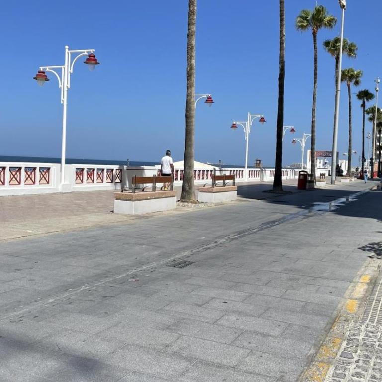 Piso de lujo en primera linea de playa y garaje - Apartamento de 2 dormitorios - 56