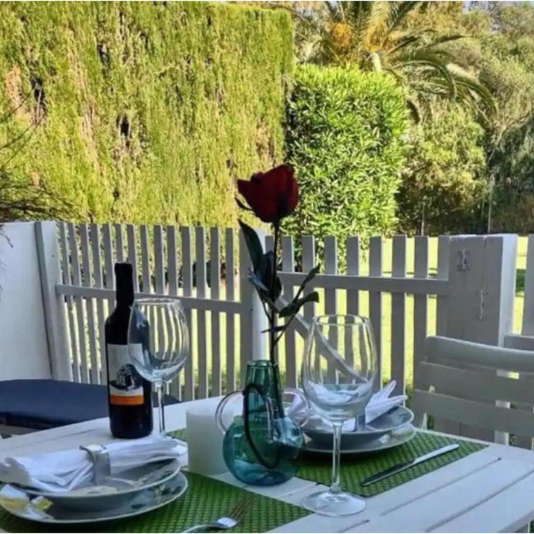 Puerto Banus Apartment near beachfront, big sunny terrace, pool, tennis court, parking & movies projector - One-Bedroom Apartment - 2