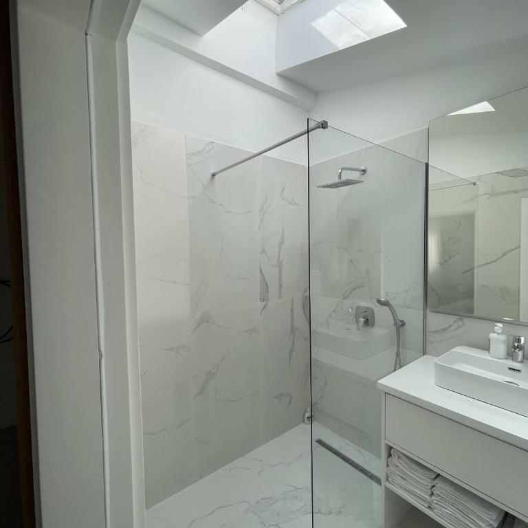 Lungomare Apartments - Deluxe Twin Room with Sea View - 6