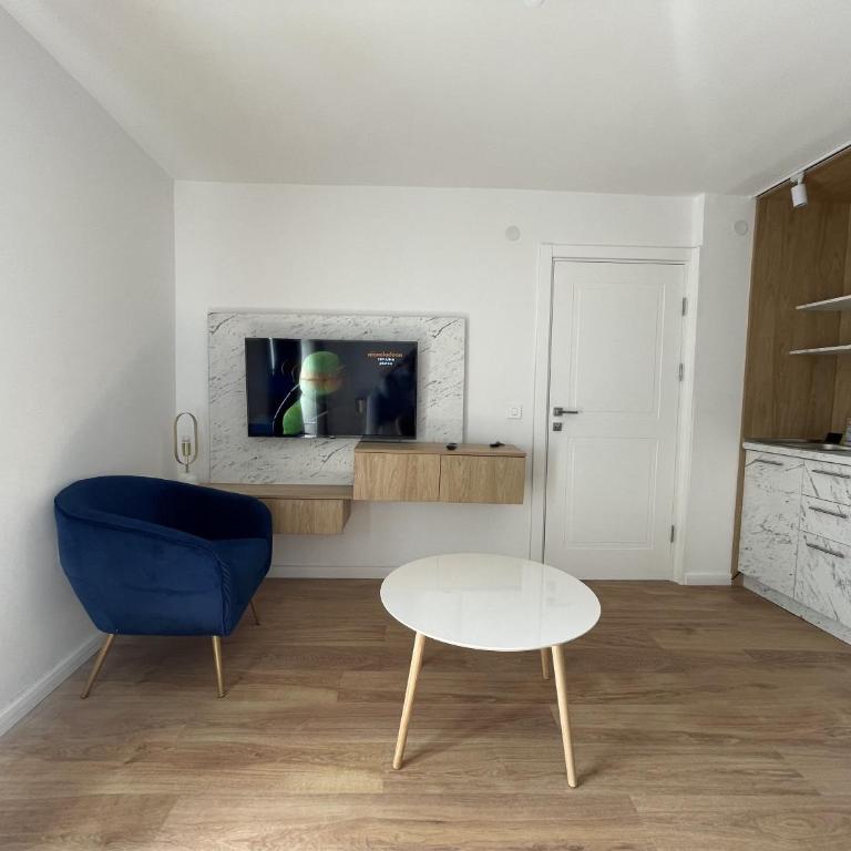 Lungomare Apartments - Deluxe Double Room with Sea View - 1