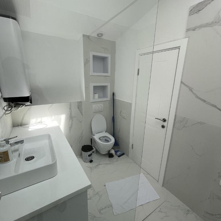 Lungomare Apartments - Deluxe Double Room with Sea View - 9