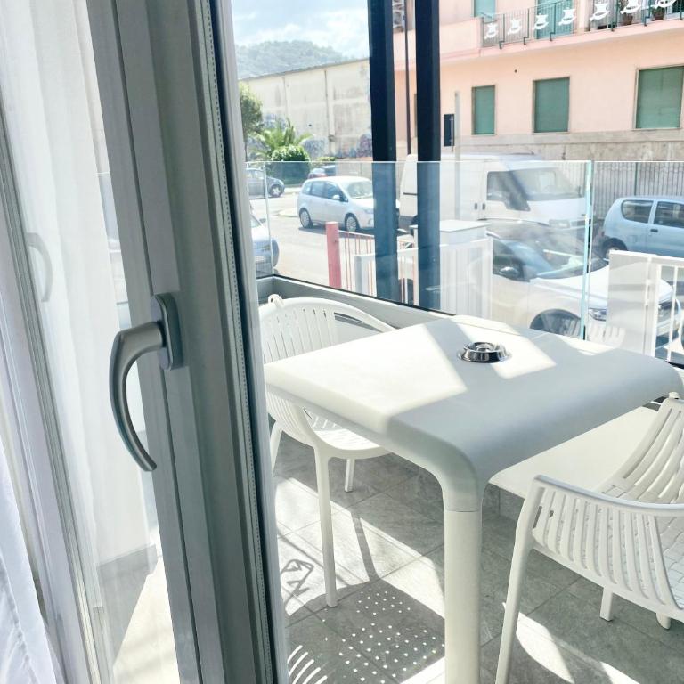 IL VIAGGIATORE RELAIS SUL MARE - Camera Matrimoniale con Balcone - 12