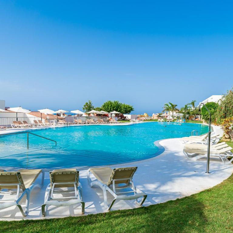 Magnolia Luxury Apartment by AltamarHomes - Three-Bedroom Apartment - 2