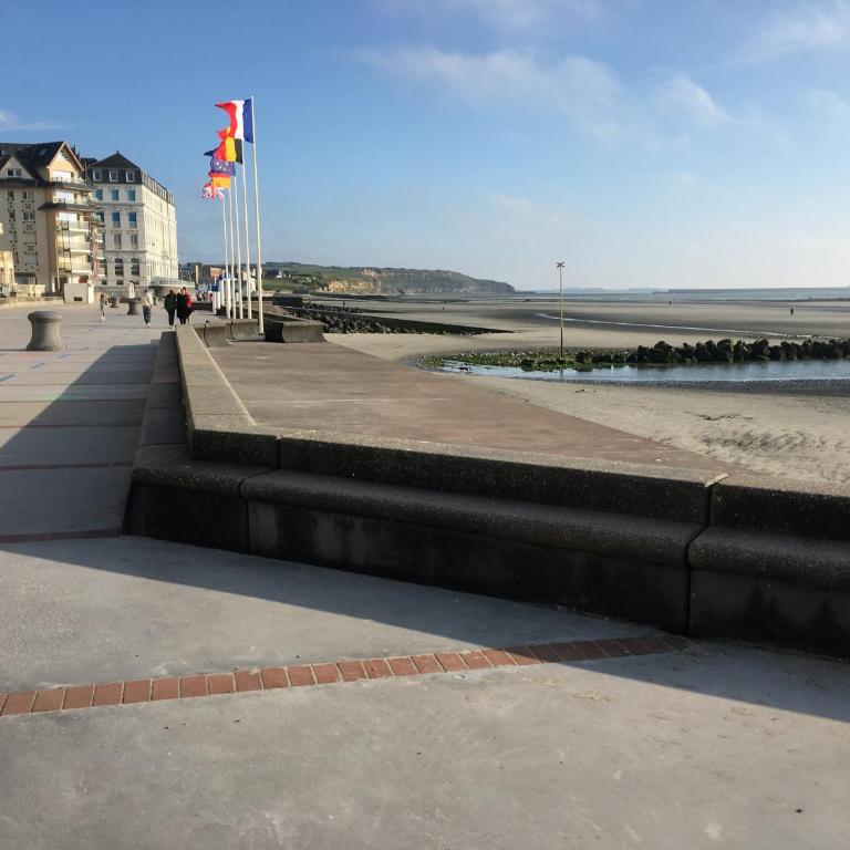 "Appartement sur digue" proche de la plage avec wifi - Apartment - 61