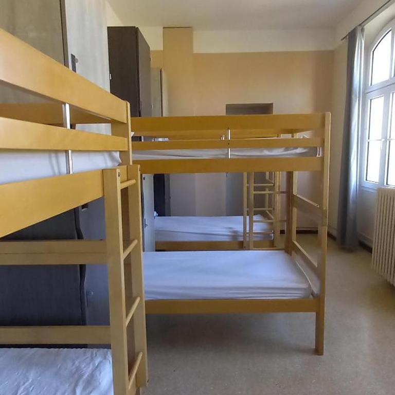 Auberge de Jeunesse HI Marseille Bois-Luzy - Bed in 6-Bed Male Dormitory – Shared Bathroom - 4