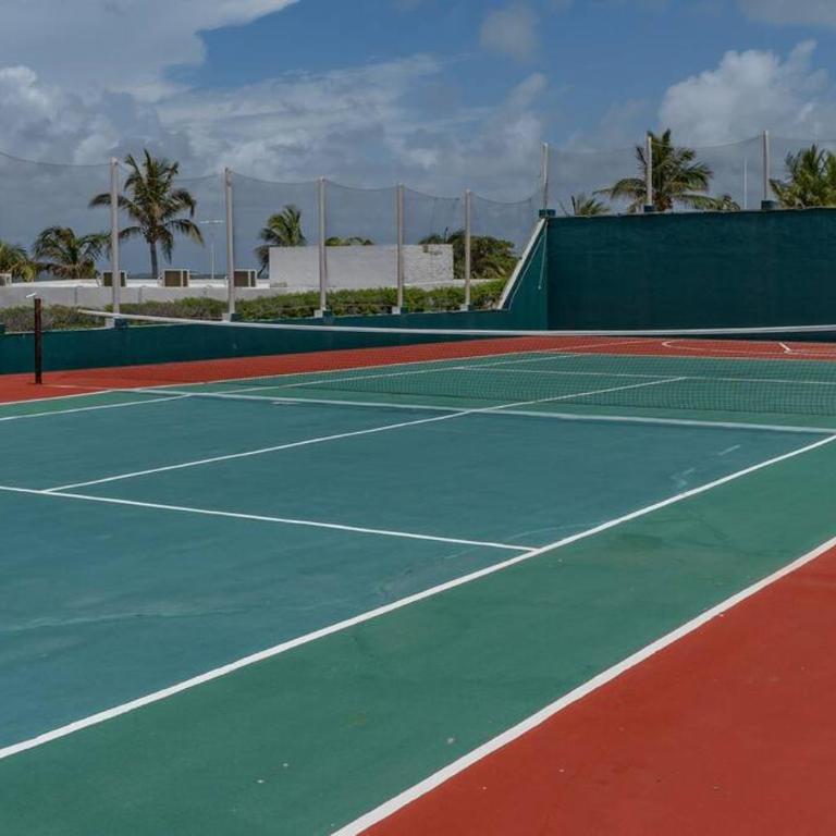 Exclusive studio on the beach, minimalist, gym, pool, jacuzzi, balcony - One-Bedroom Apartment - 43