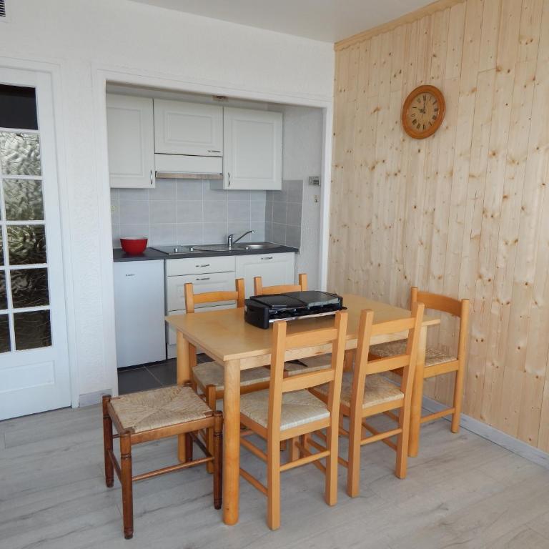 Pied de Piste Ski, Velo à 20 M du Telesiege "Le Diable", Menage Inclus, Possible de louer 2 Apparts, Parking Gratuit, Vue Panoramique - Apartment mit Blick auf die Berge - 9