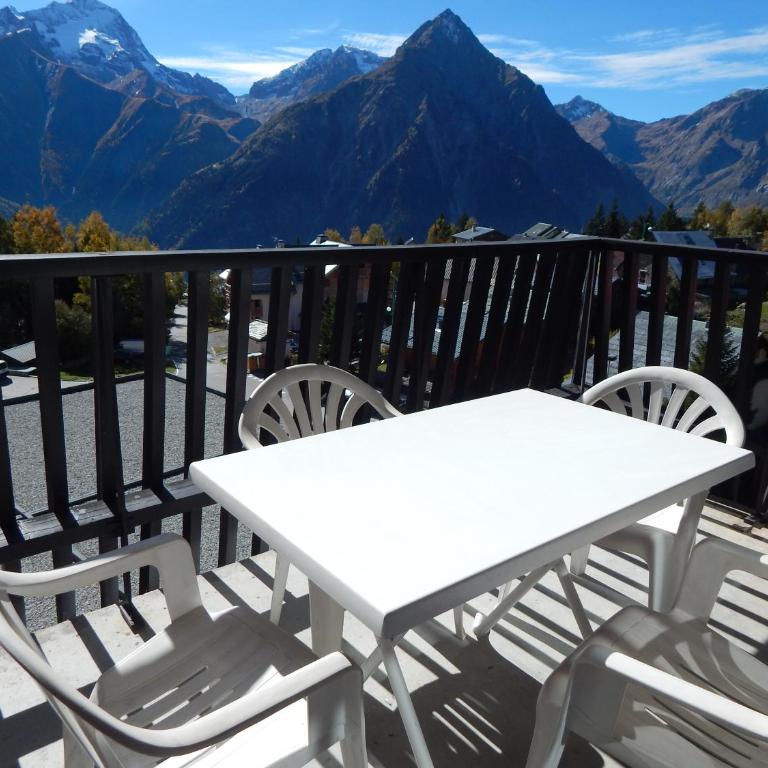 Pied de Piste Ski, Velo à 20 M du Telesiege "Le Diable", Menage Inclus, Possible de louer 2 Apparts, Parking Gratuit, Vue Panoramique - Apartment mit Blick auf die Berge - 1