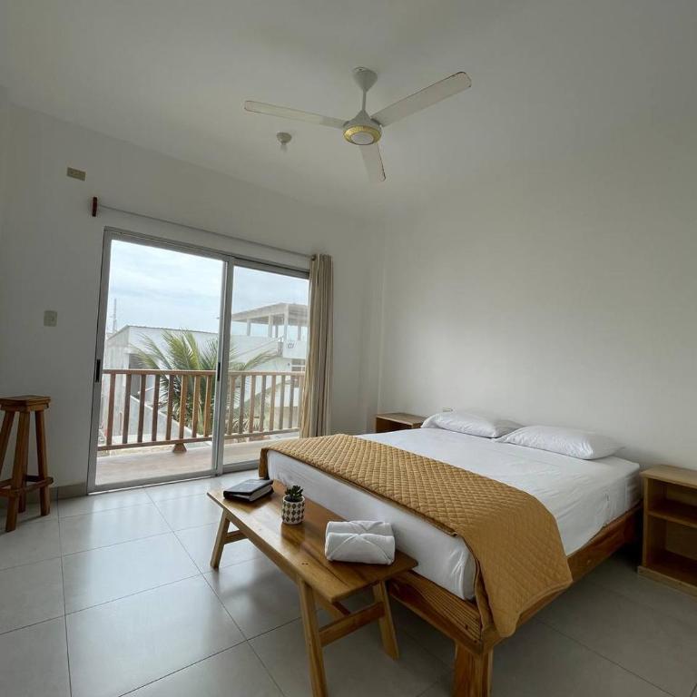 Samana Hostal, Puerto Engabao - Deluxe Double Room with Balcony and Sea View - 1