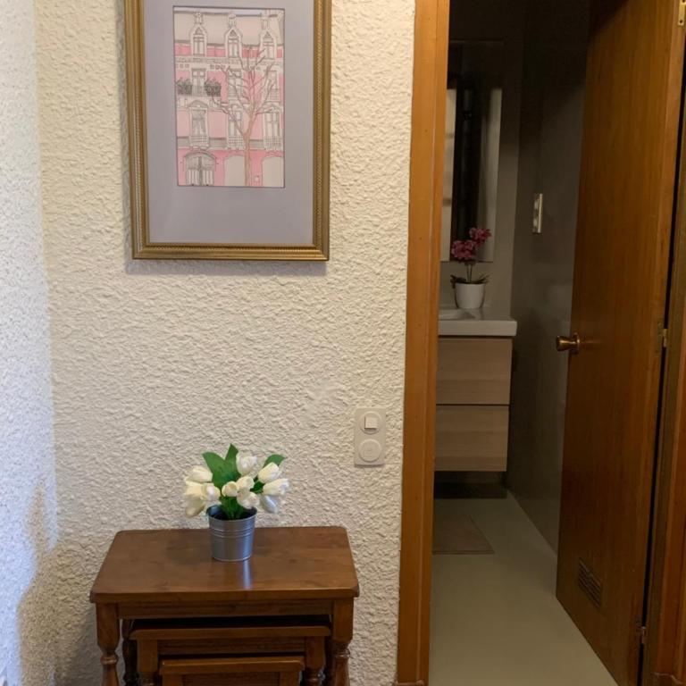 Precioso piso recién reformado en Zaragoza - Three-Bedroom Apartment - 52