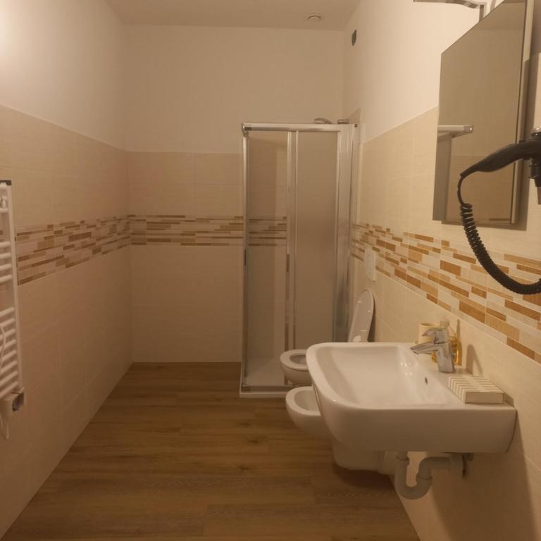 Gardafarm agriturismo - Camera Deluxe (2 Adulti + 1 Bambino) - 2
