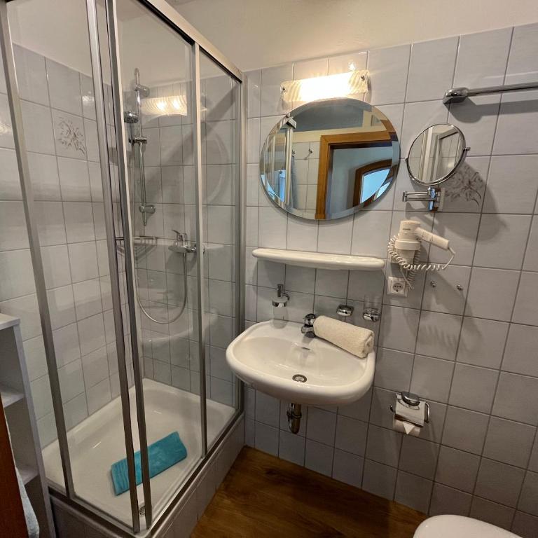 Gasthof - Pension - Adler - Einzelzimmer mit Dusche - 4