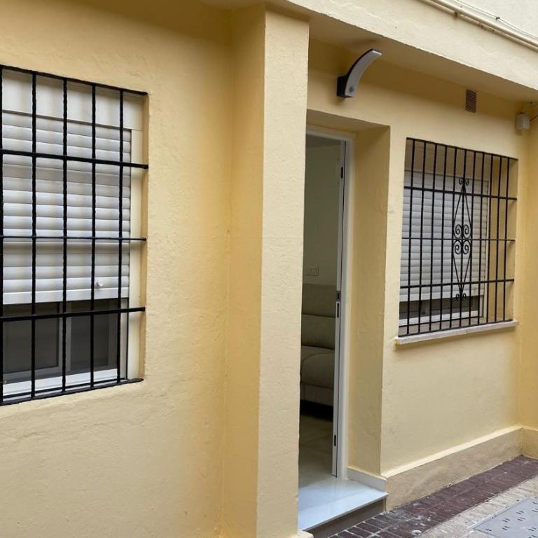 Piso de lujo en primera linea de playa y garaje - Apartamento de 2 dormitorios - 55