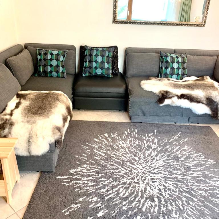 Holiday Apartment Gian - close to the Kongresshaus, the ice hockey stadium, cross-country skiing, the Eau-la-la indoor pool and wellness, large supermarket, 2 bus stops, with an indoor garage and fully equipped - Apartment mit 1 Schlafzimmer - 8
